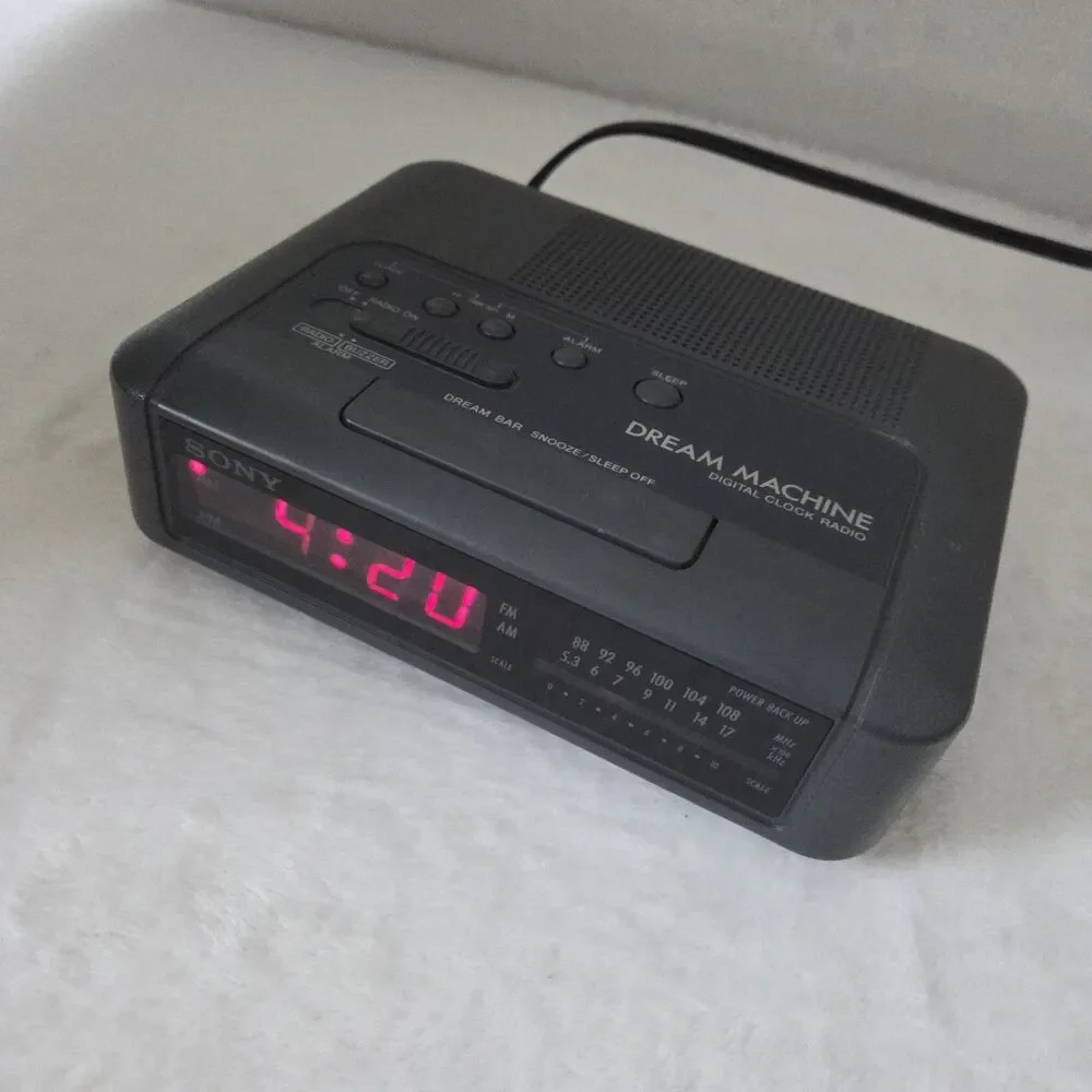 Vintage Sony Dream Machine FM AM‎ Digital Clock Radio Black ICF-C240